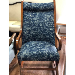 MODERN NAVY BLUE CHAIR